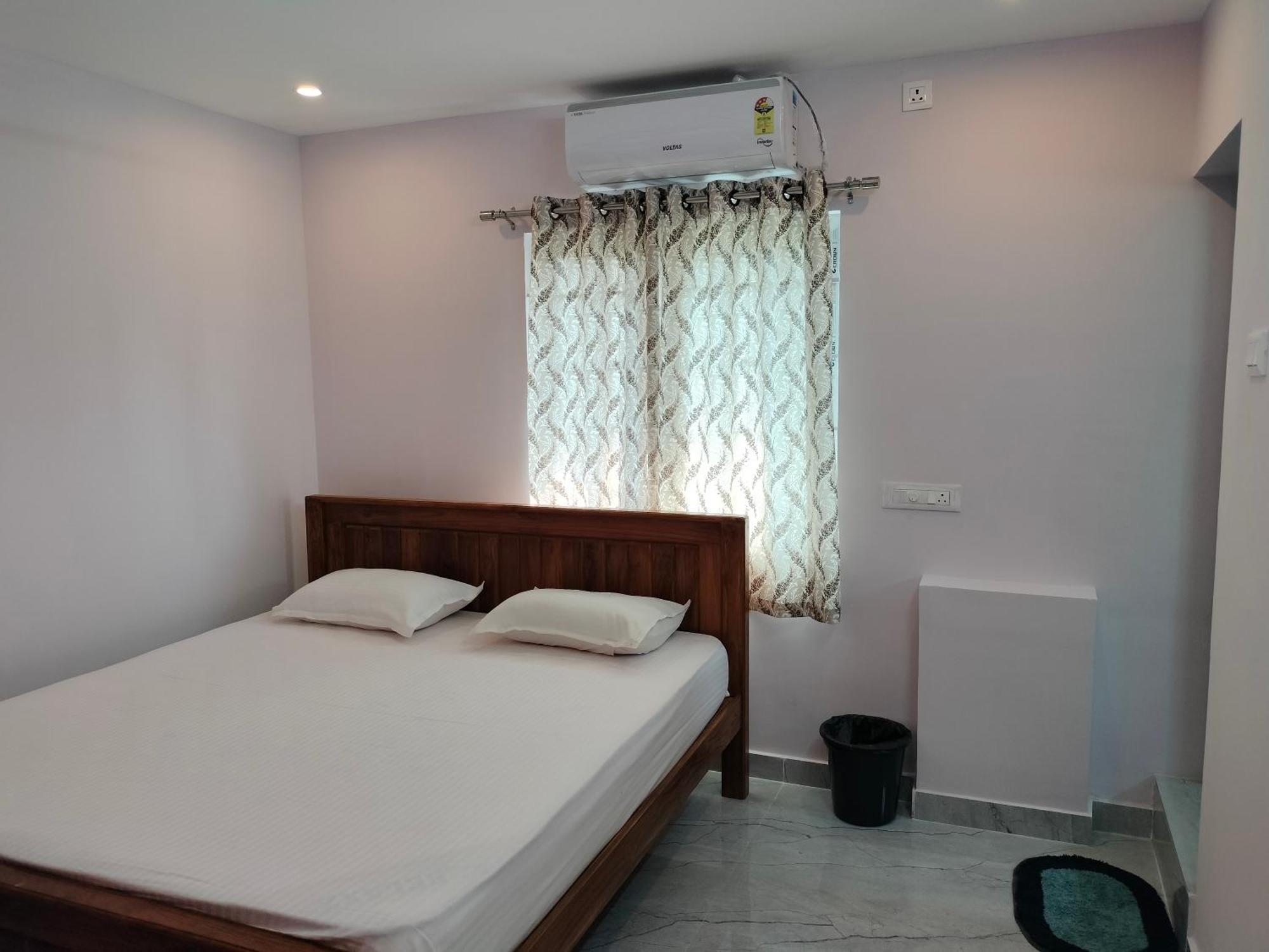 Teja Residency Hotel Alāndurai Exterior photo