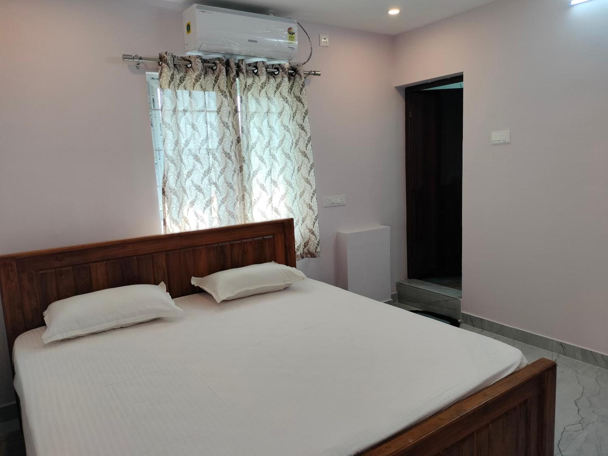 Teja Residency Hotel Alāndurai Exterior photo
